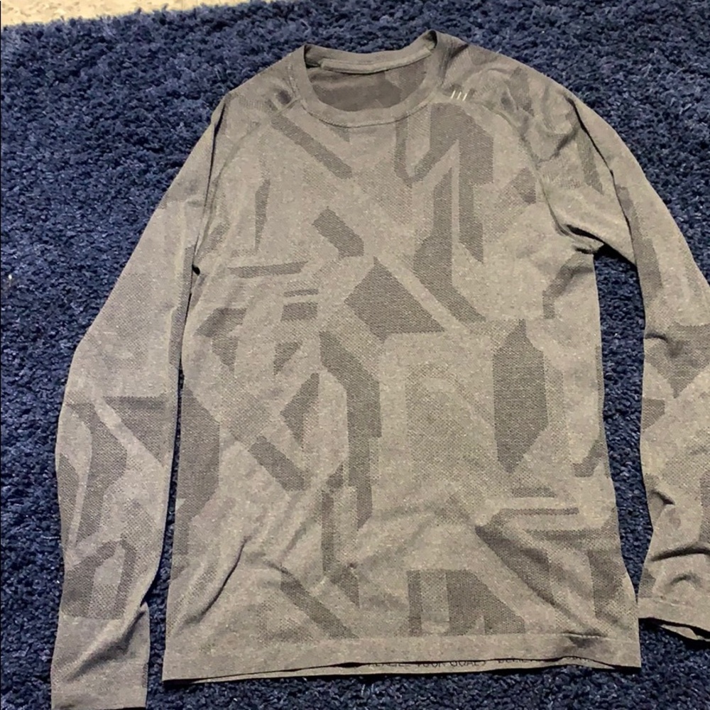 Men’s Lululemon long sleeve